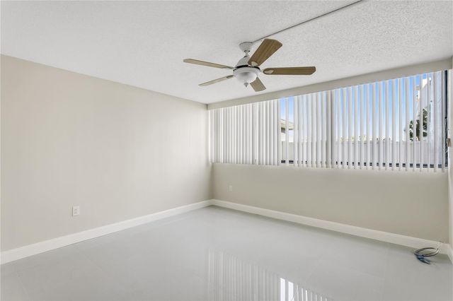 450 TREASURE ISLAND CAUSEWAY 104, Treasure Island, FL 33706