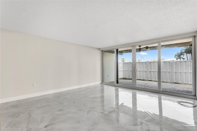 450 TREASURE ISLAND CAUSEWAY 104, Treasure Island, FL 33706