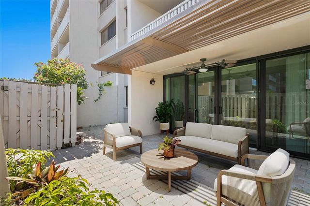 450 TREASURE ISLAND CAUSEWAY 104, Treasure Island, FL 33706