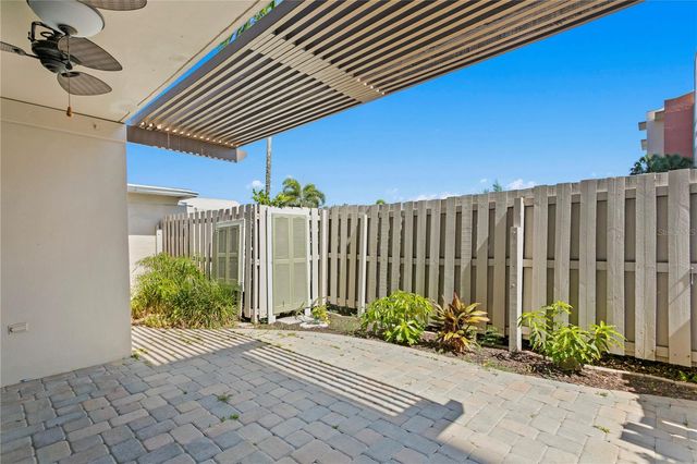450 TREASURE ISLAND CAUSEWAY 104, Treasure Island, FL 33706