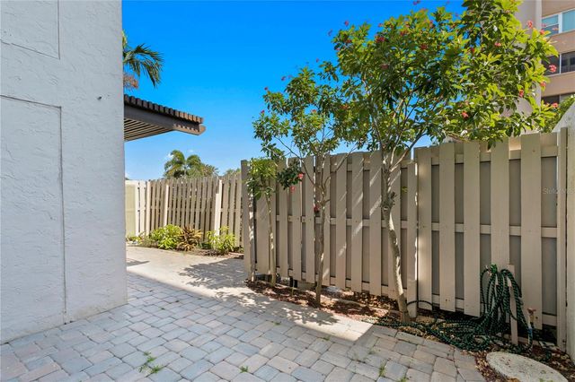 450 TREASURE ISLAND CAUSEWAY 104, Treasure Island, FL 33706