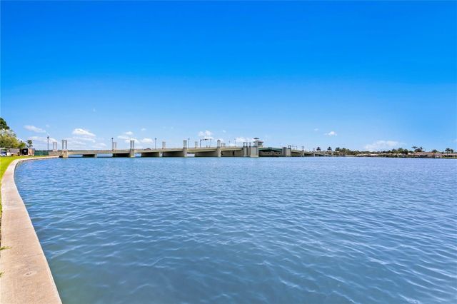 450 TREASURE ISLAND CAUSEWAY 104, Treasure Island, FL 33706
