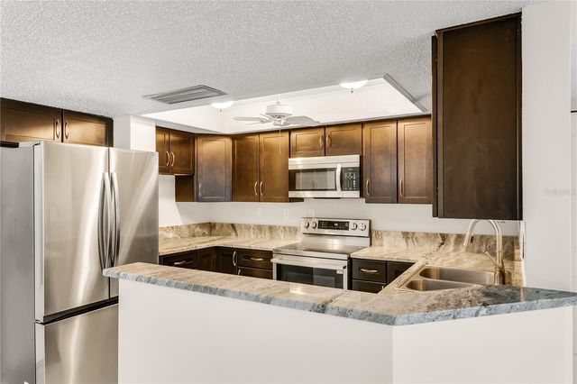 450 TREASURE ISLAND CAUSEWAY 104, Treasure Island, FL 33706
