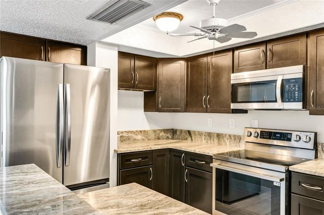 450 TREASURE ISLAND CAUSEWAY 104, Treasure Island, FL 33706