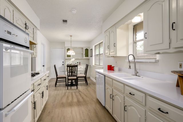 1206 Joanna Avenue, Desoto, TX 75115