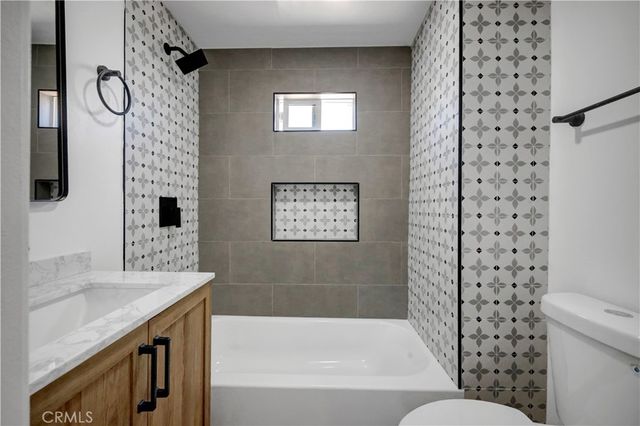3515 S Norton, Los Angeles, CA 90018