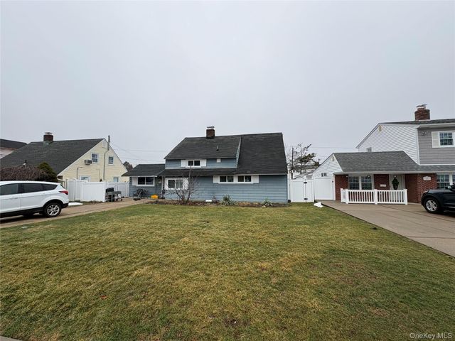 70 Abbey Lane, Levittown, NY 11756