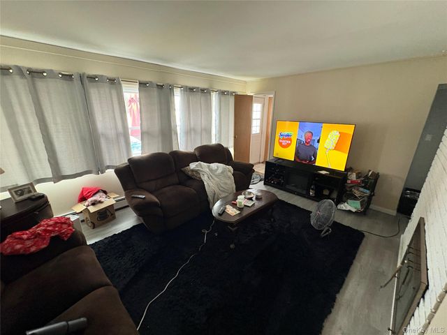 70 Abbey Lane, Levittown, NY 11756