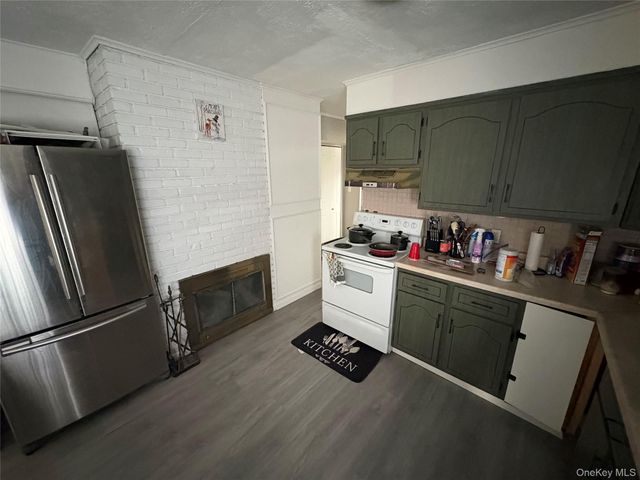 70 Abbey Lane, Levittown, NY 11756