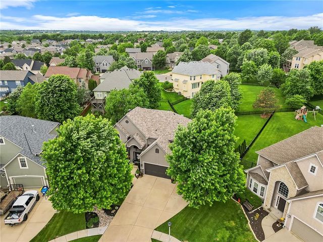 5816 Longview Street, Shawnee, KS 66218