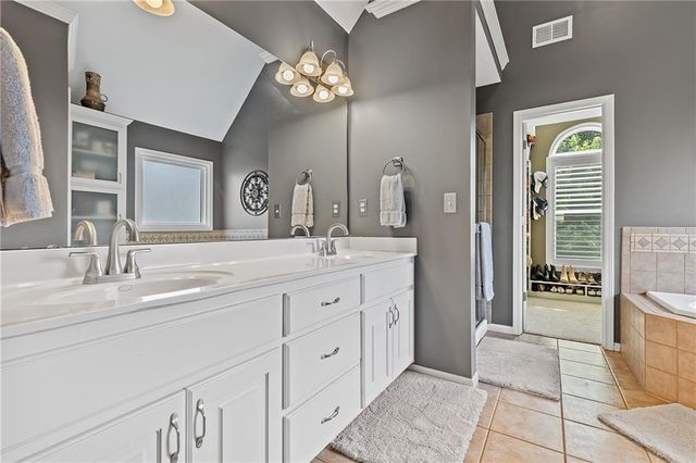 5816 Longview Street, Shawnee, KS 66218
