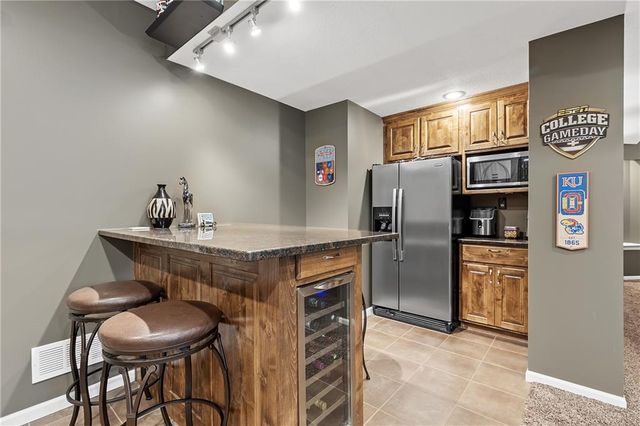 5816 Longview Street, Shawnee, KS 66218