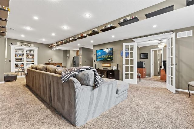 5816 Longview Street, Shawnee, KS 66218