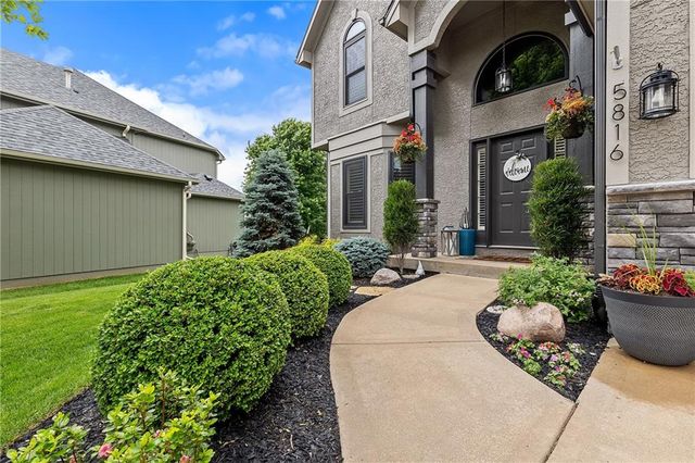5816 Longview Street, Shawnee, KS 66218