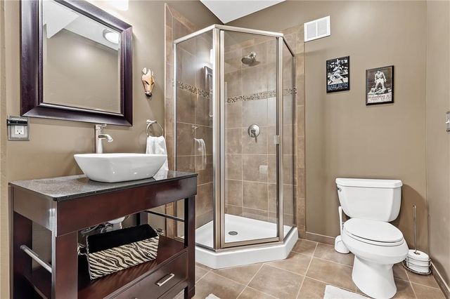 5816 Longview Street, Shawnee, KS 66218