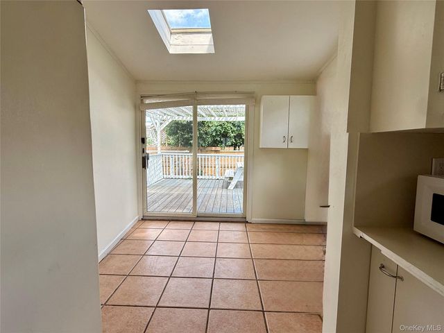 175 S Brookside Avenue, Freeport, NY 11520