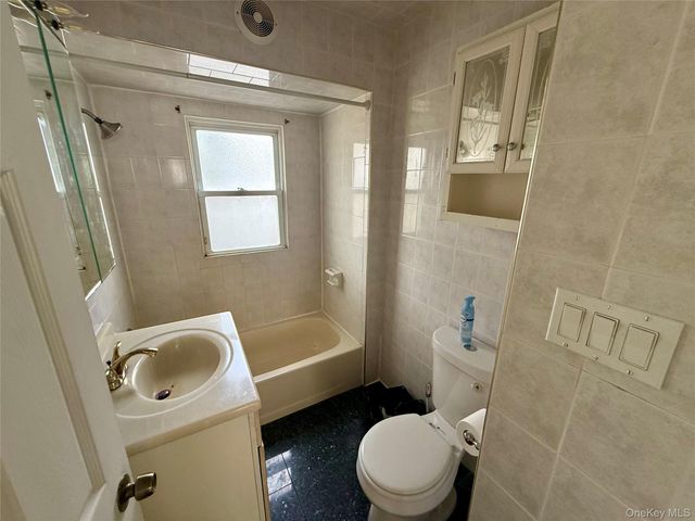 175 S Brookside Avenue, Freeport, NY 11520
