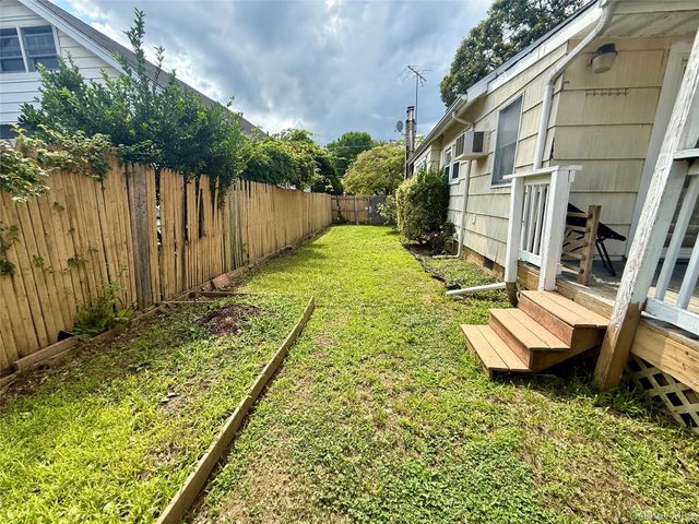 175 S Brookside Avenue, Freeport, NY 11520