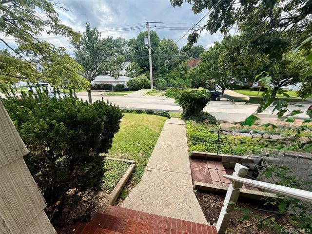 175 S Brookside Avenue, Freeport, NY 11520