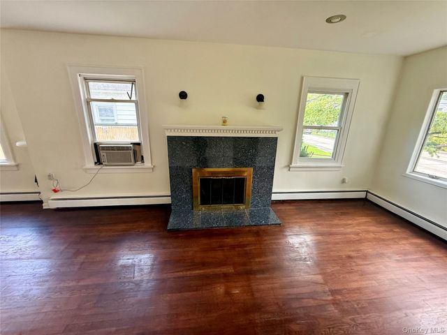 175 S Brookside Avenue, Freeport, NY 11520
