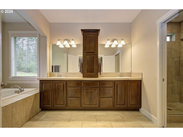 22313 Ne 100TH Cir, Vancouver, WA 98682