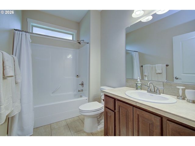 22313 Ne 100TH Cir, Vancouver, WA 98682