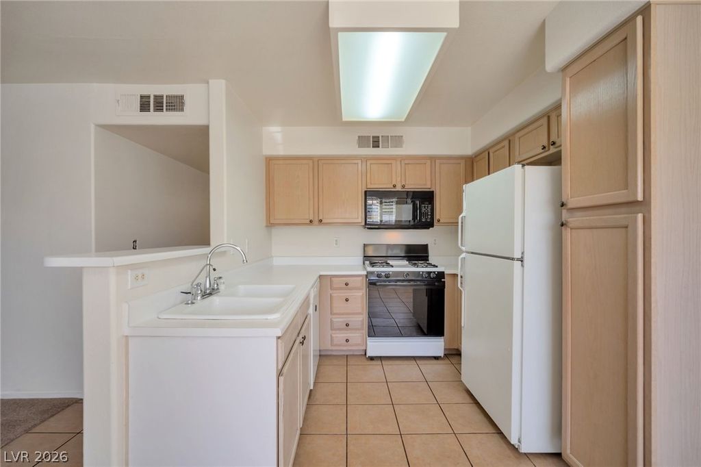 3046 Tarpon Drive 101, Las Vegas, NV 89120 — photo 2