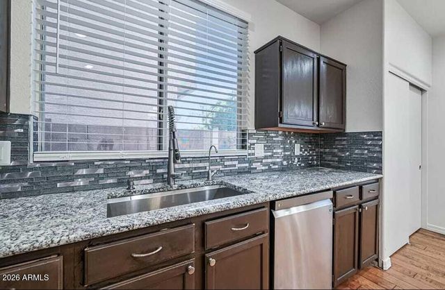 3222 E WICKIEUP Lane, Phoenix, AZ 85050