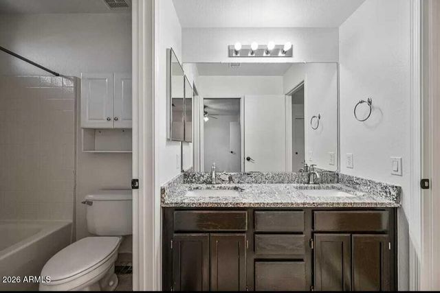 3222 E WICKIEUP Lane, Phoenix, AZ 85050