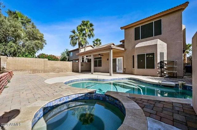 3222 E WICKIEUP Lane, Phoenix, AZ 85050
