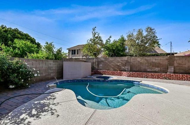 3222 E WICKIEUP Lane, Phoenix, AZ 85050