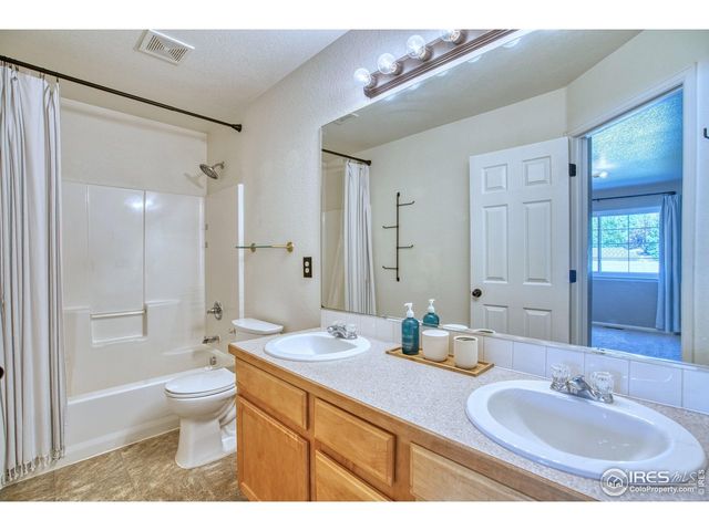 16167 Cinnamon Cir, Mead, CO 80542