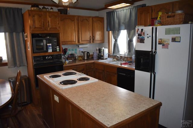 820 19th St, Rocky Ford, CO 81067