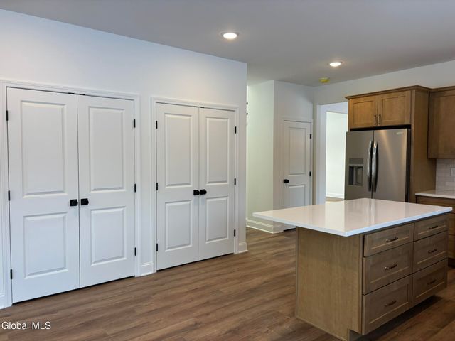 34 Eastpointe Drive, Saratoga Springs, NY 12866