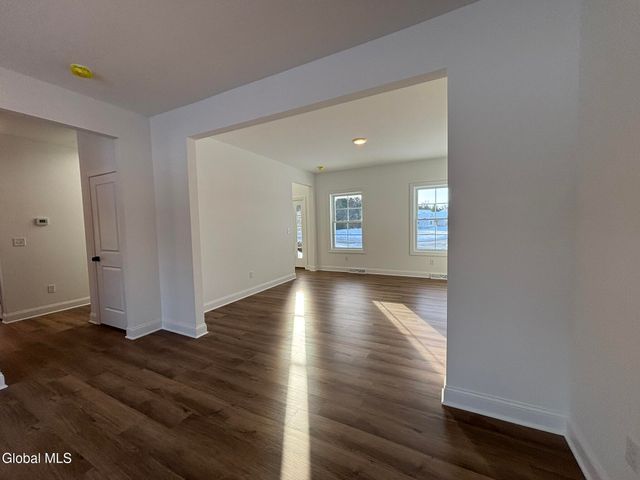 34 Eastpointe Drive, Saratoga Springs, NY 12866