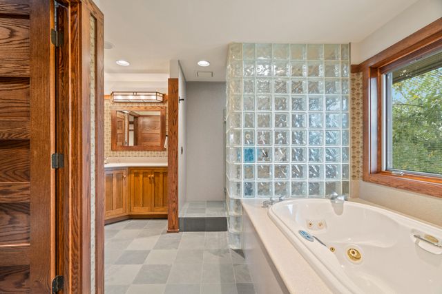 2504 SNOWBERRY CIR, Columbia, MO 65201