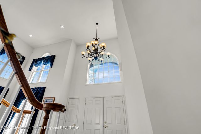 16 Lakeside Drive, Jackson, NJ 08527