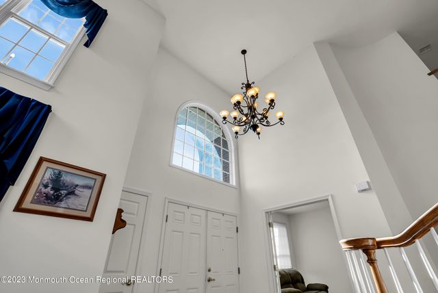 16 Lakeside Drive, Jackson, NJ 08527