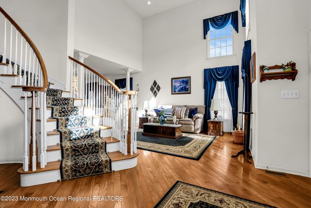16 Lakeside Drive, Jackson, NJ 08527