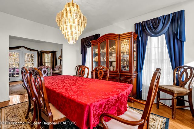 16 Lakeside Drive, Jackson, NJ 08527