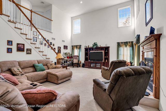 16 Lakeside Drive, Jackson, NJ 08527