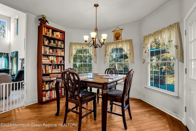 16 Lakeside Drive, Jackson, NJ 08527