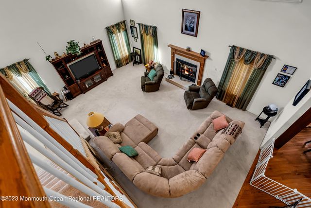 16 Lakeside Drive, Jackson, NJ 08527