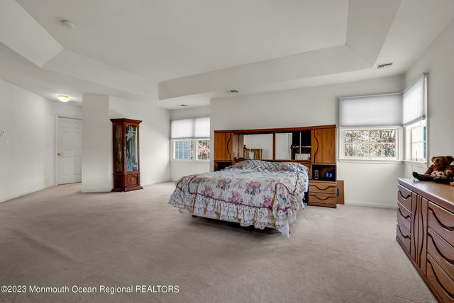 16 Lakeside Drive, Jackson, NJ 08527