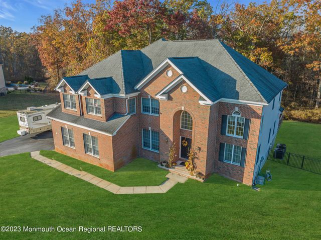 16 Lakeside Drive, Jackson, NJ 08527