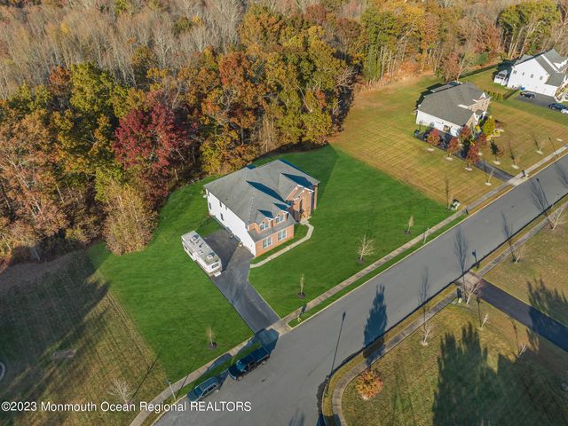 16 Lakeside Drive, Jackson, NJ 08527