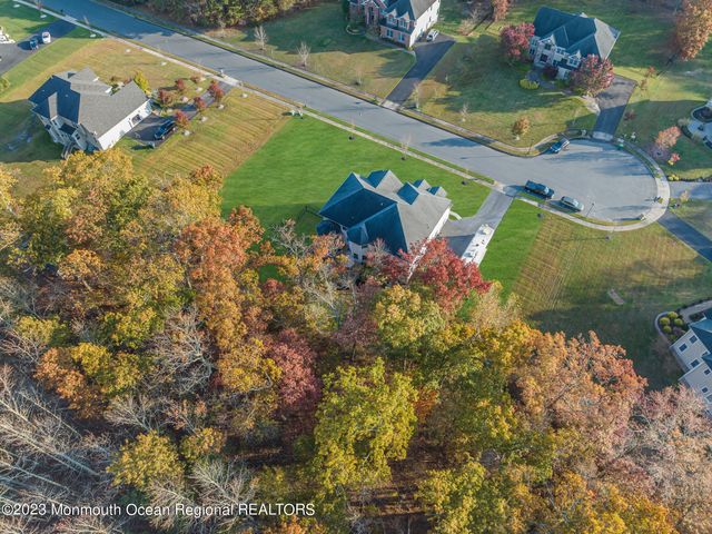 16 Lakeside Drive, Jackson, NJ 08527