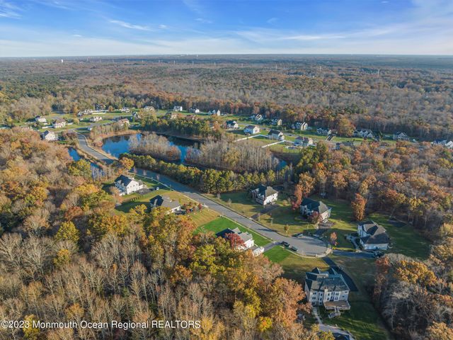 16 Lakeside Drive, Jackson, NJ 08527
