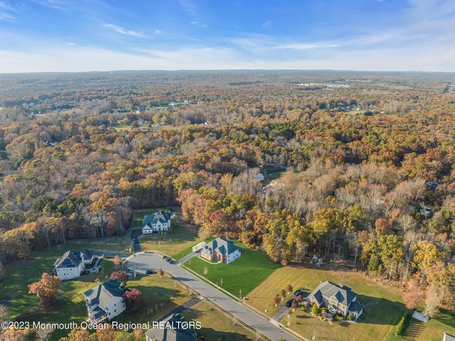 16 Lakeside Drive, Jackson, NJ 08527