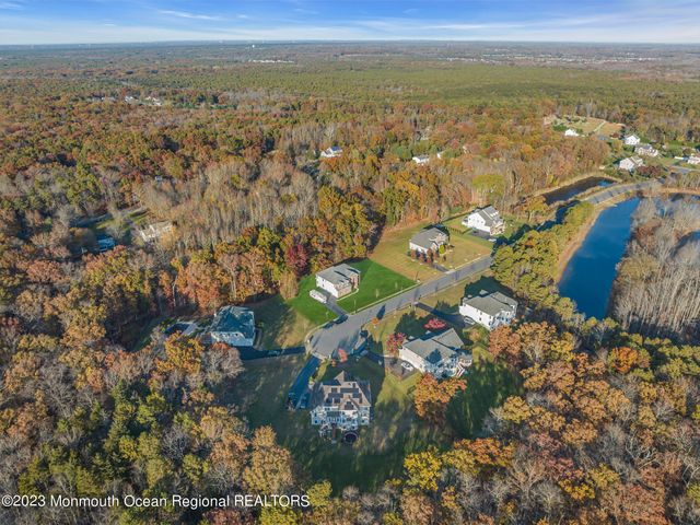 16 Lakeside Drive, Jackson, NJ 08527